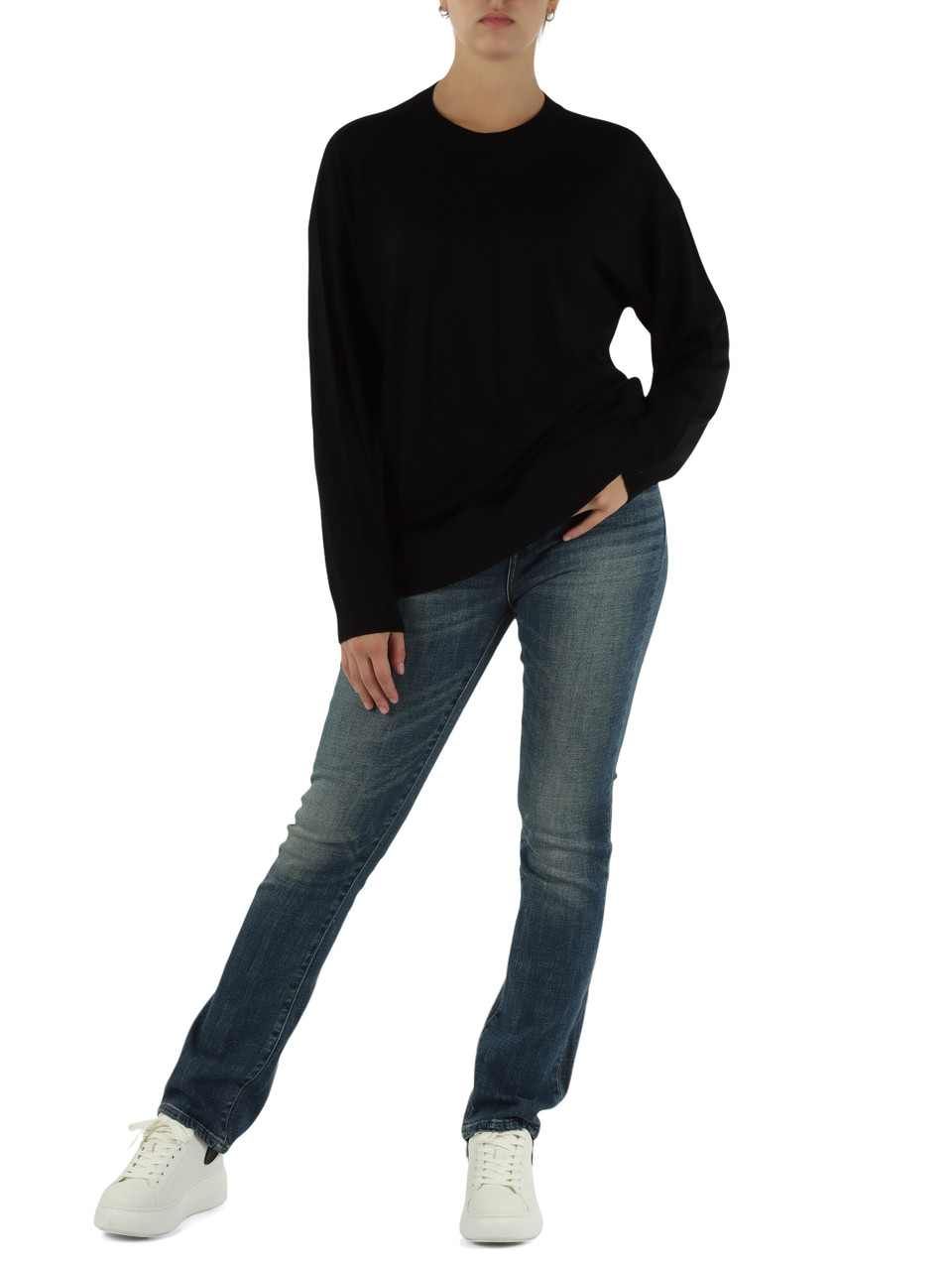 NERO | Maglia girocollo in lana vergine con logo frontale