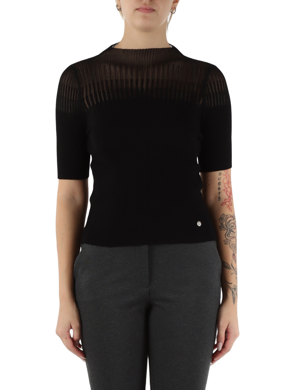 NERO | Maglia a costine in misto viscosa