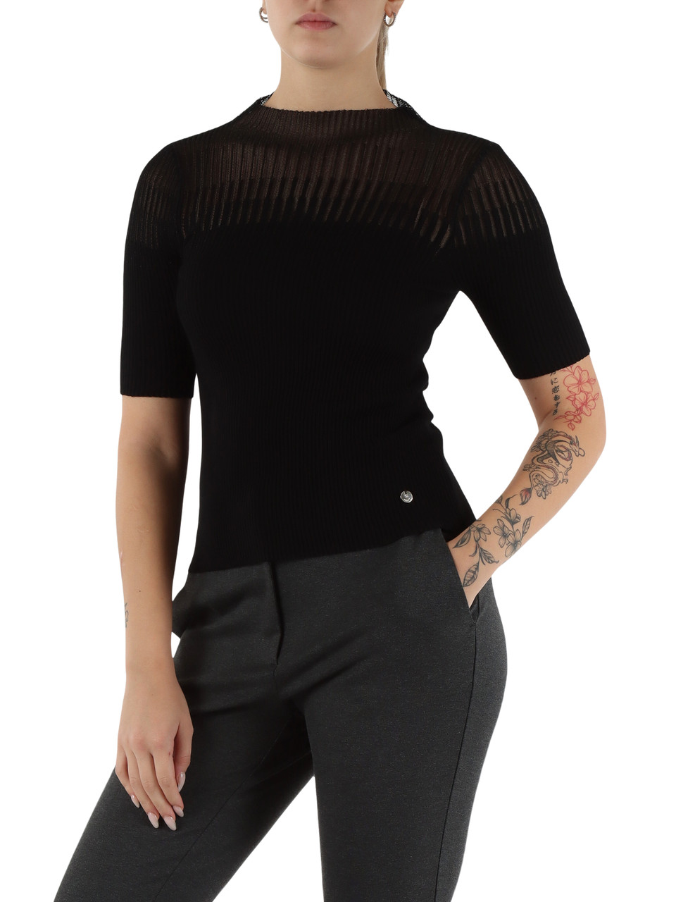 NERO | Maglia a costine in misto viscosa