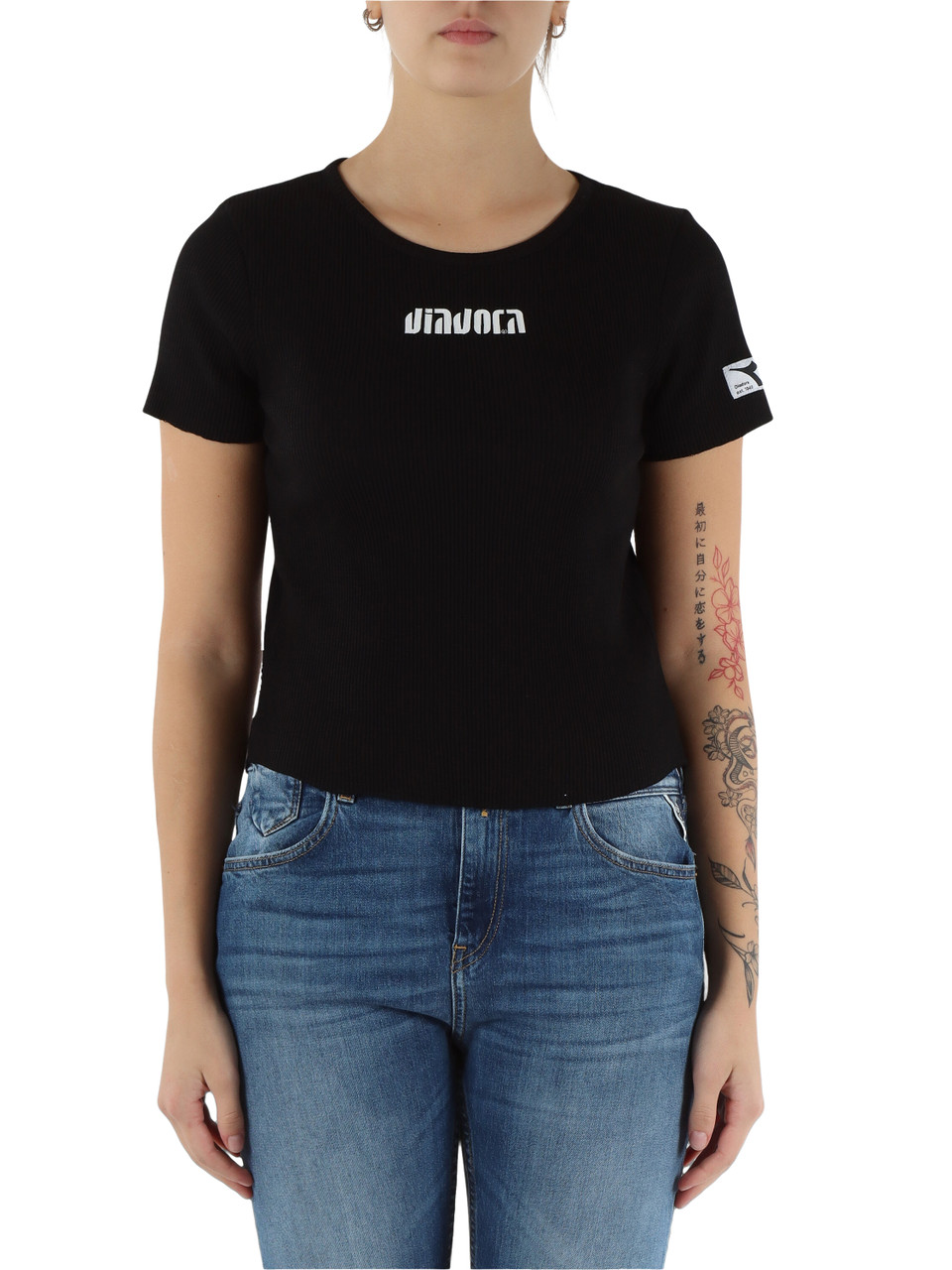 NERO | T-shirt a costine con scritta logo