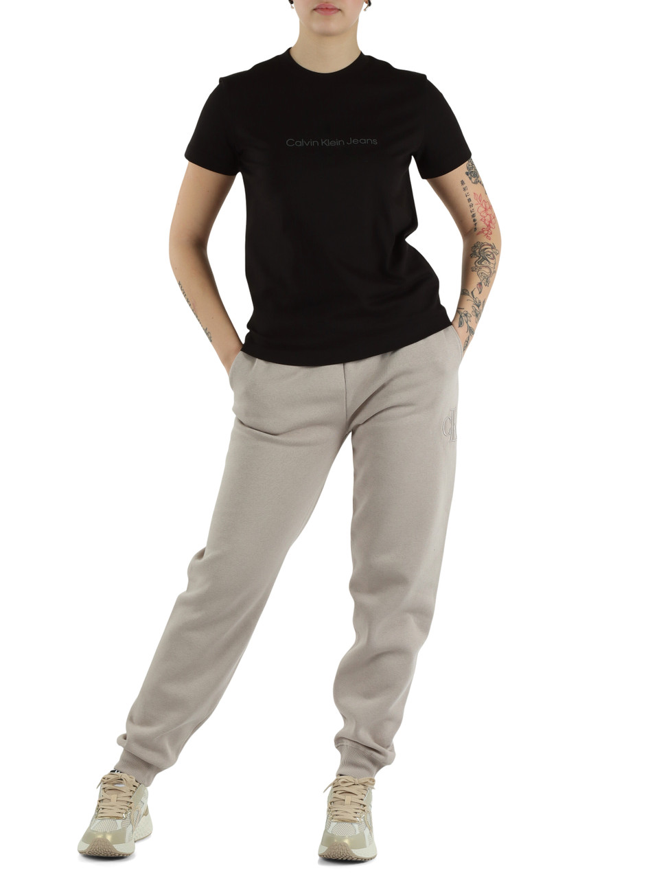 NERO | T-shirt in cotone con stampa logo frontale