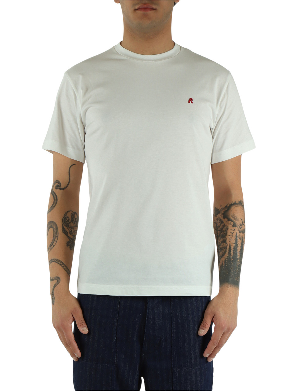 WEISS | Baumwoll-T-Shirt mit Logo-Patch auf der Vorderseite