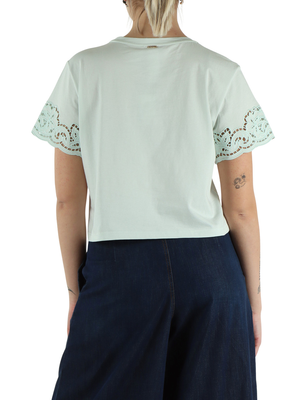 VERDE ACQUA | T-shirt cropped in cotone con ricami a intarsio