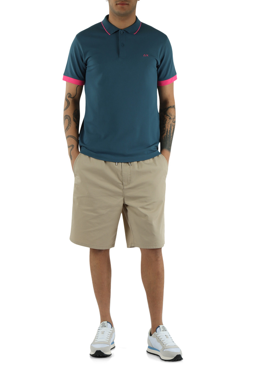 HELLBLAU | Polo aus Baumwoll-Piqué mit fluoreszierenden Details