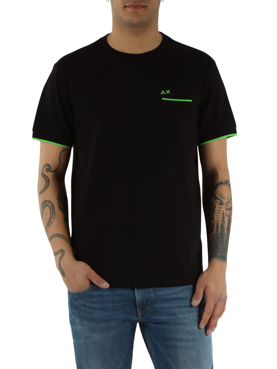 NERO | T-shirt in cotone piquet stretch con taschino
