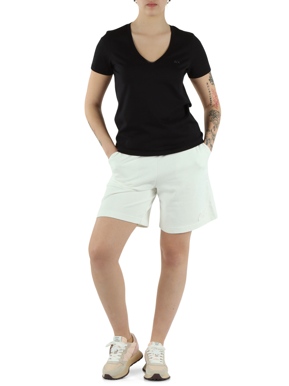 NERO | T-shirt collo a V in cotone mercerizzato