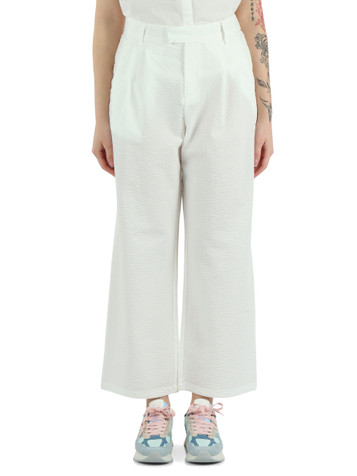 BIANCO | Pantalone con pinces in cotone seersucker