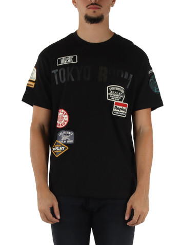 NERO | T-shirt in cotone con stampe e patch a contrasto