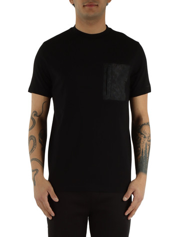 NERO | T-shirt in cotone con taschino frontale logato