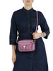 VIOLA CHIARO | Borsa a tracolla in pelle martellata BEAT Small