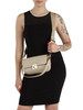 BEIGE | Schultertasche aus genarbtem Leder C-ME LOCK Medium