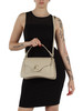 BEIGE | C-ME Medium Handtasche aus genarbtem Leder