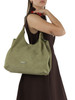 GRÜN | DUA Large Schultertasche aus Veloursleder