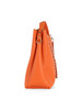 ORANGE | Handtasche mit gehämmerter Optik und geprägtem Logo