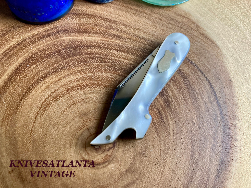 BULLDOG BRAND LADY LEG KNIFE ~ OYSTER SHELL CELLULOID HANDLE