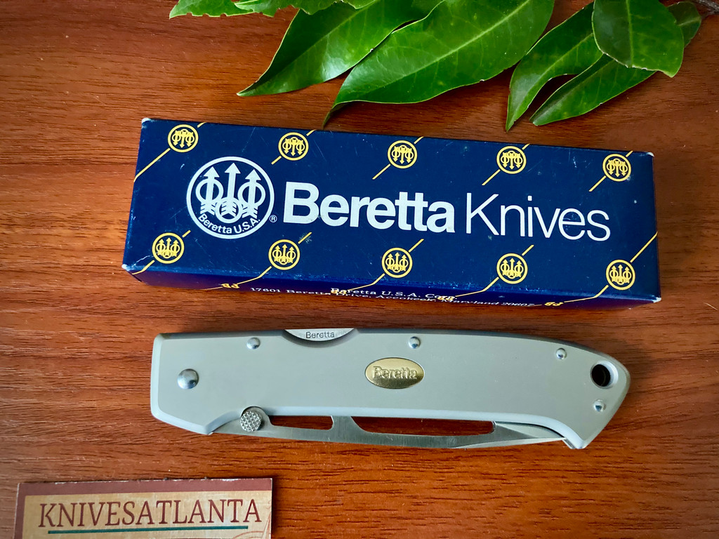  Beretta Airlight folding knife ~ Model K-AIR-2AS  ~ Vintage