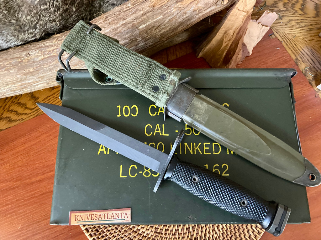  U.S. M7 Bayonet  Vietnam-era (circa 1964) combat knife ~ Vintage