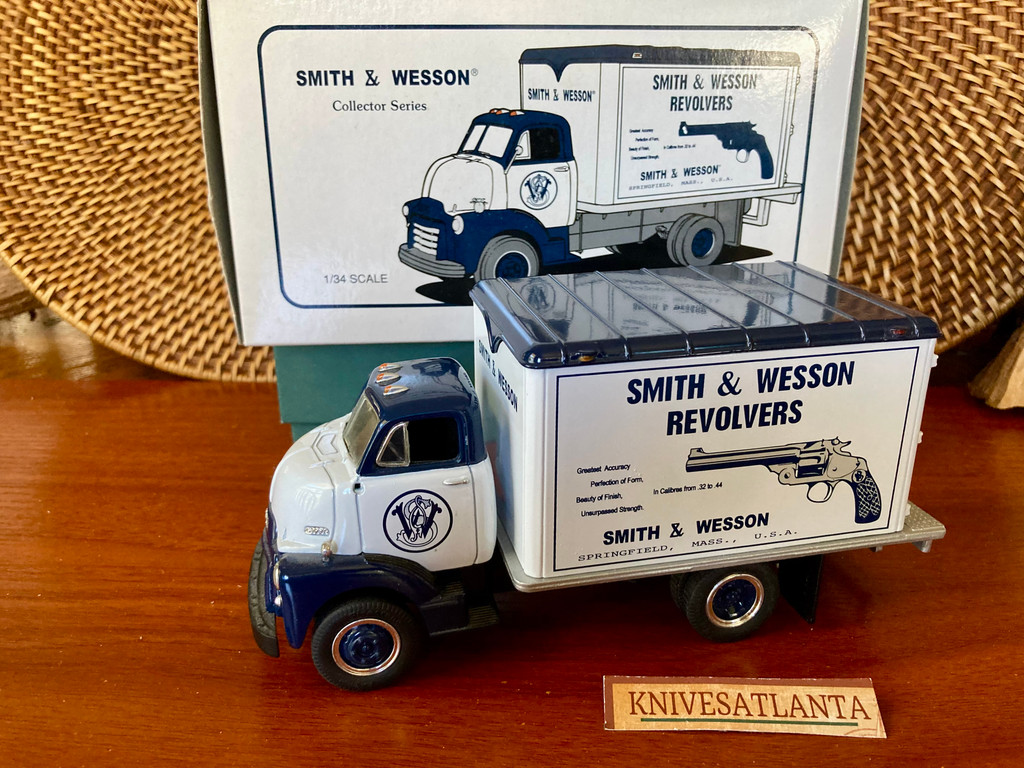 Smith & Wesson 1952 GMC Dry Goods Van (10-1324) ~ Vintage