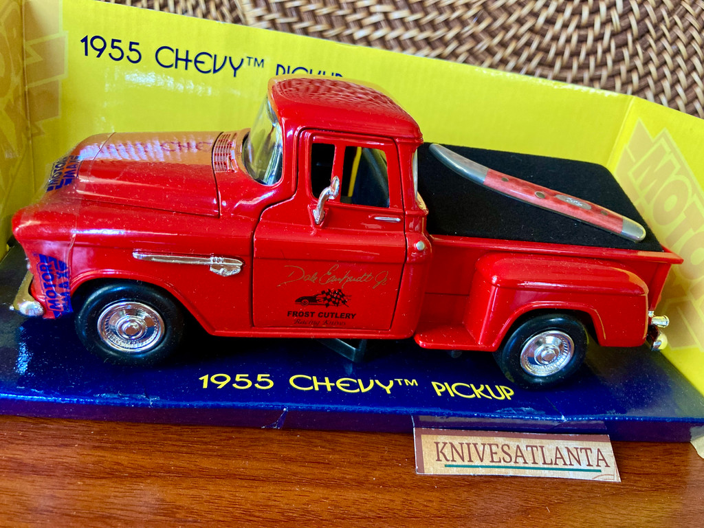 Motormax 73200 Die cast 1955 Chevrolet Red Stepside Pickup Truck W/Knife  ~Vintage