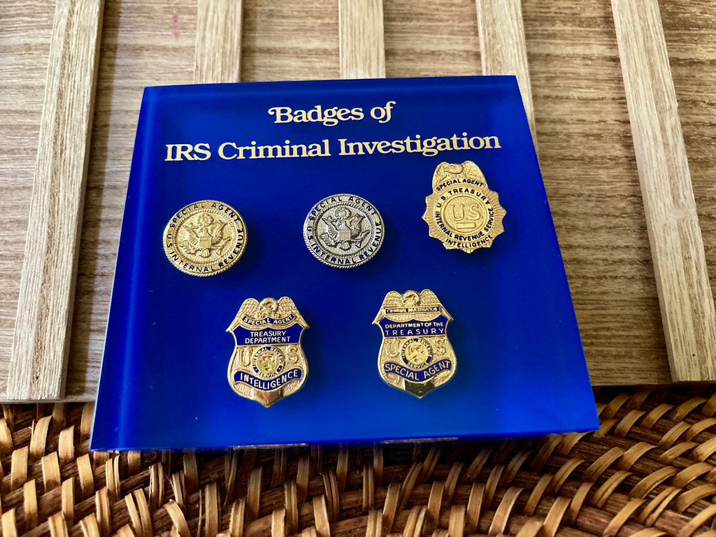 Internal Revenue Service  Criminal Investigation division ~ Set of 5 Pin Badges in Lucite