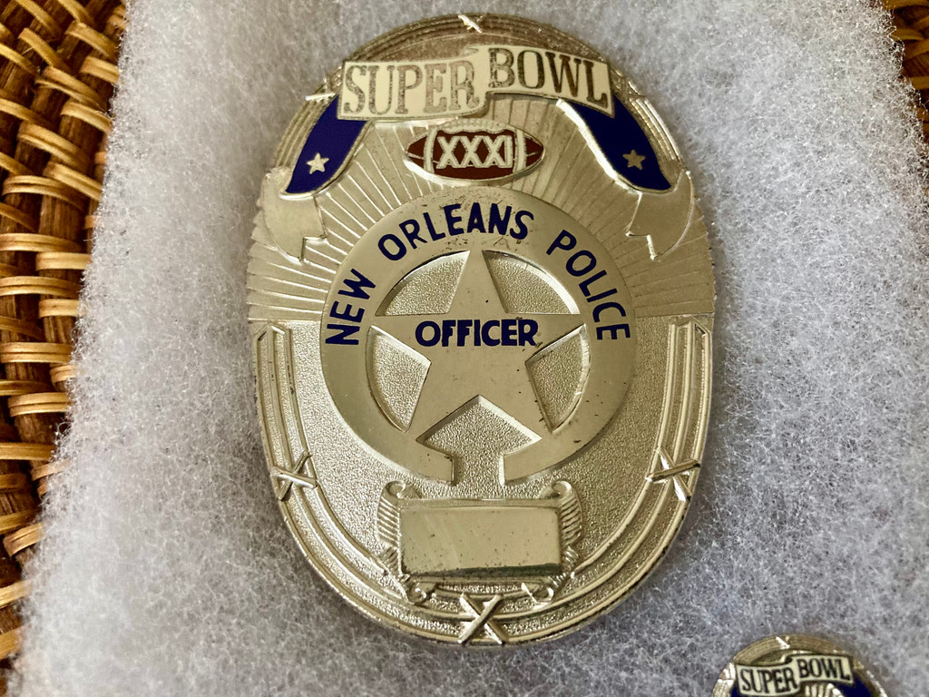 New Orleans Police Department  Super Bowl XXXI Commemorative Badge and Pin Set  ~ Vintage 1997