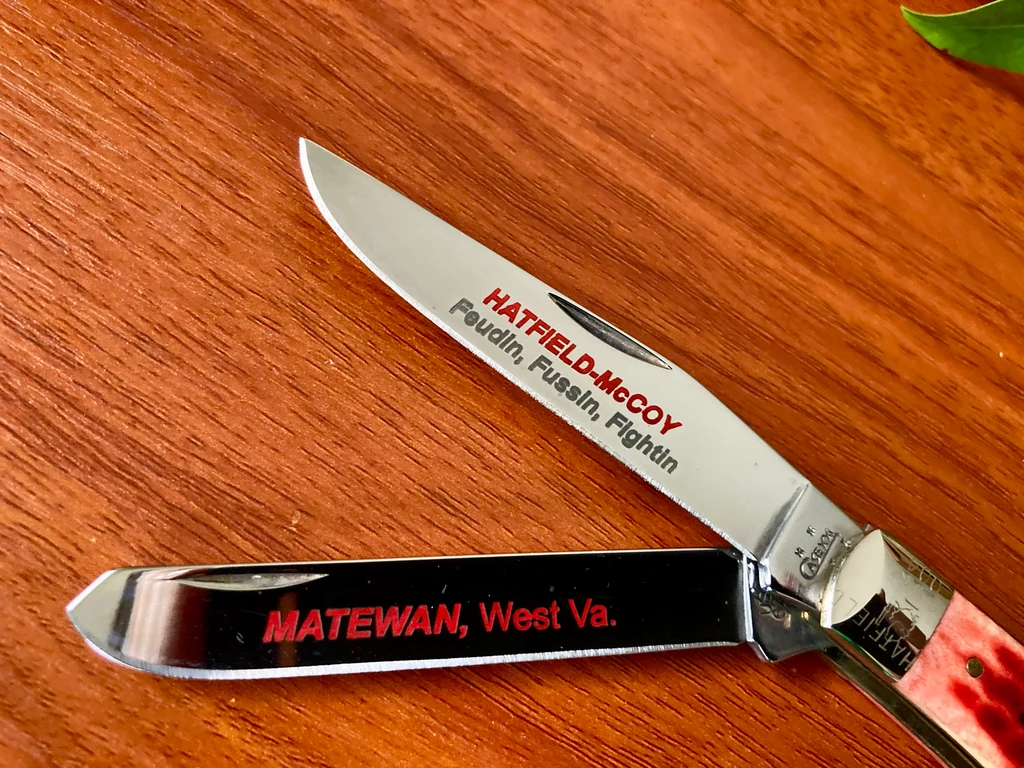 Case XX "Hatfield-McCoy" Limited Edition Red Jigged Bone Trapper 2006 ~ Serial # 004 ~ Rare !