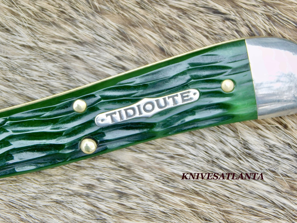 Great Eastern Cutlery Tidioute Tractor Green Jig Bone