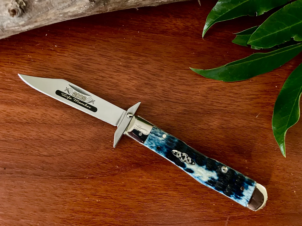 W.R. Case & Sons Cutlery Co. Cheetah Cub ~ Case Collectors Club ~ Appaloosa Blue Jigged Bone  ~ 2005