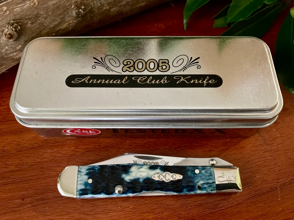 W.R. Case & Sons Cutlery Co. Cheetah Cub ~ Case Collectors Club ~ Appaloosa Blue Jigged Bone  ~ 2005