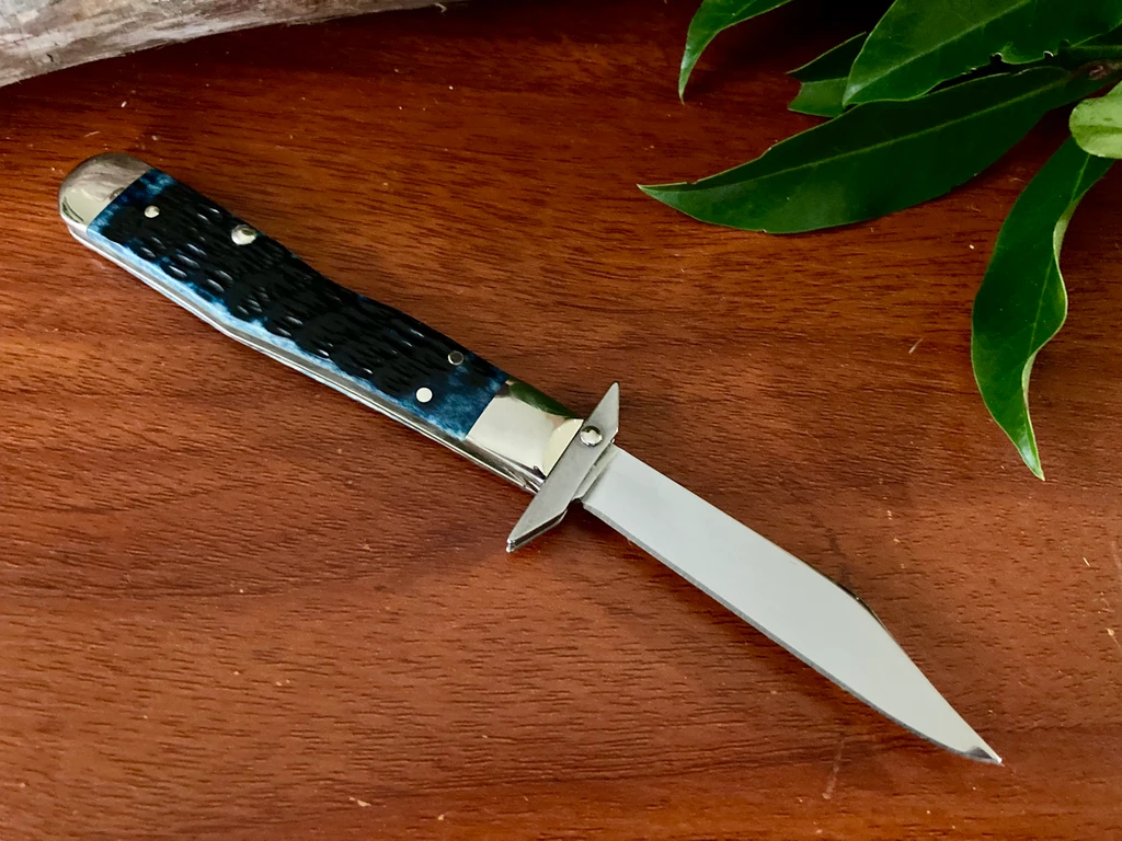W.R. Case & Sons Cutlery Co. Cheetah Cub ~ Case Collectors Club ~ Appaloosa Blue Jigged Bone  ~ 2005