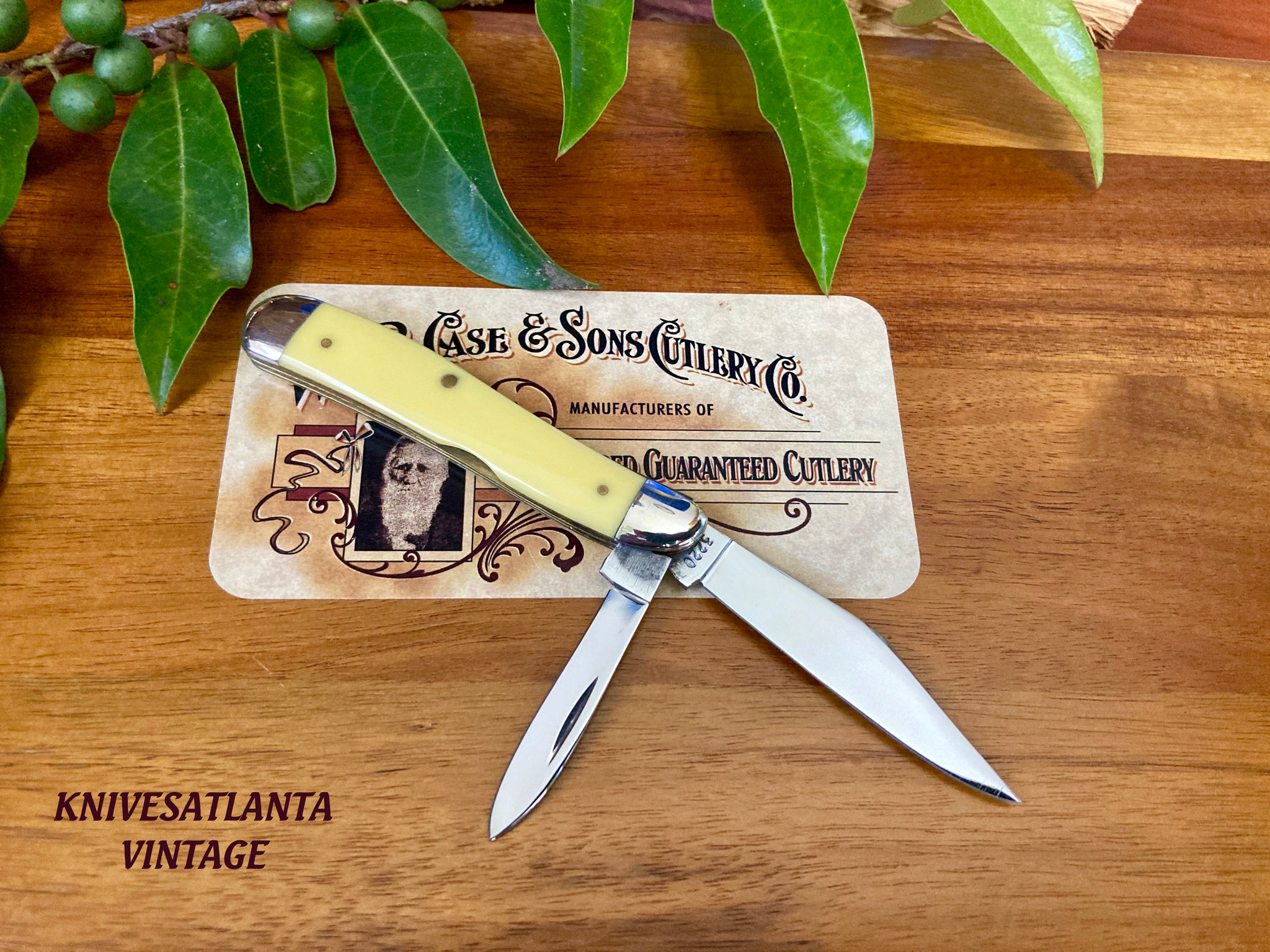 Case XX USA 6 Dot (1974) Yellow 3220 Peanut ~ Vintage