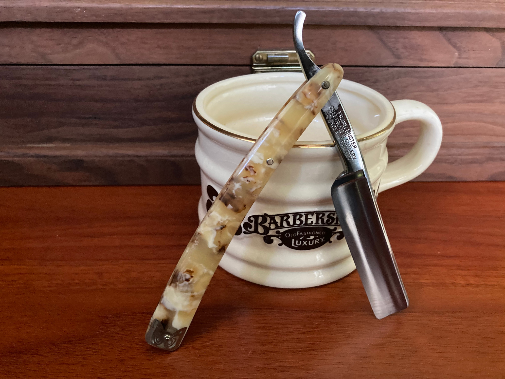 Fight'n Rooster straight razor ~ Thursday