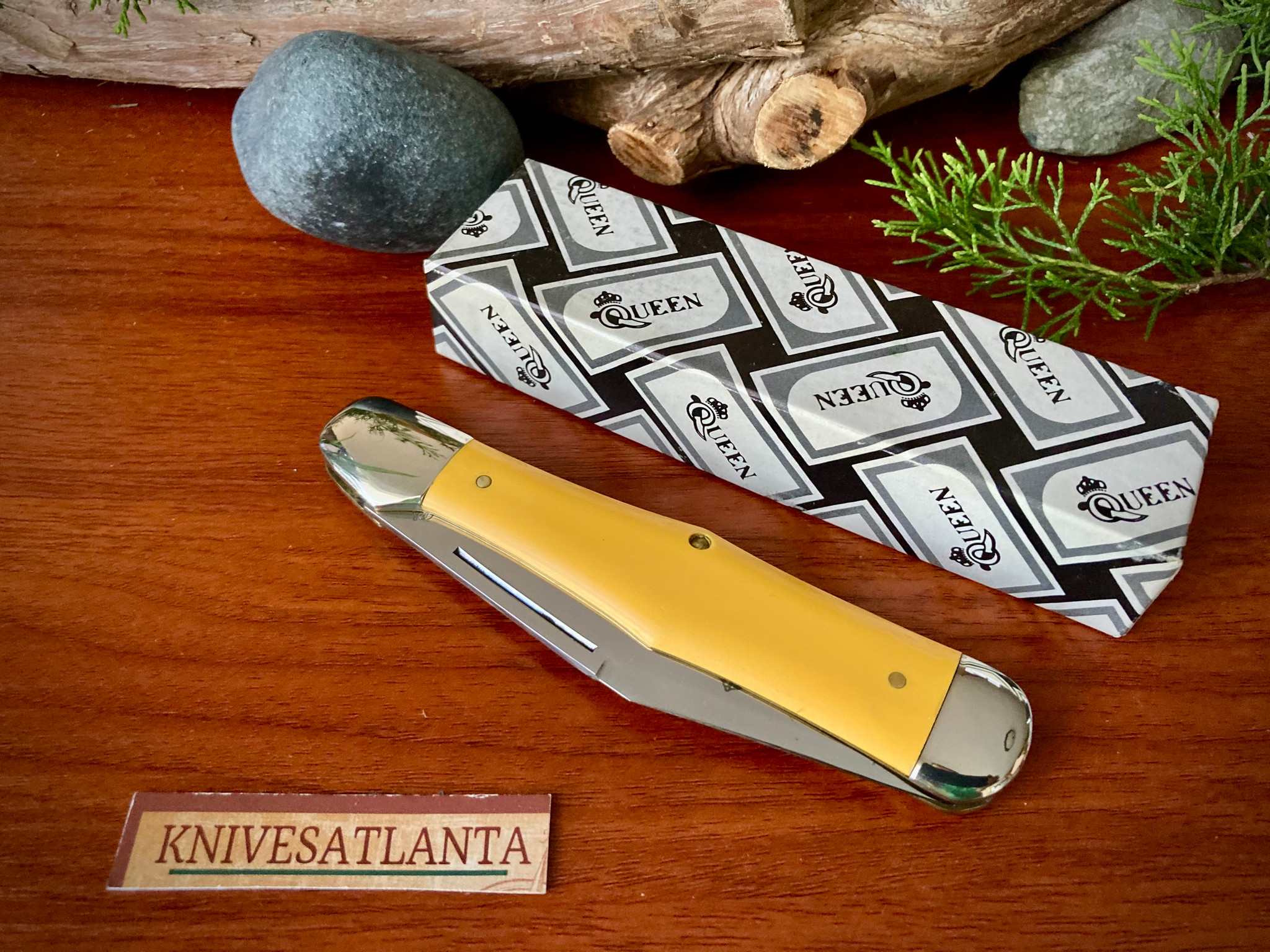 Queen USA #83A Yellow 