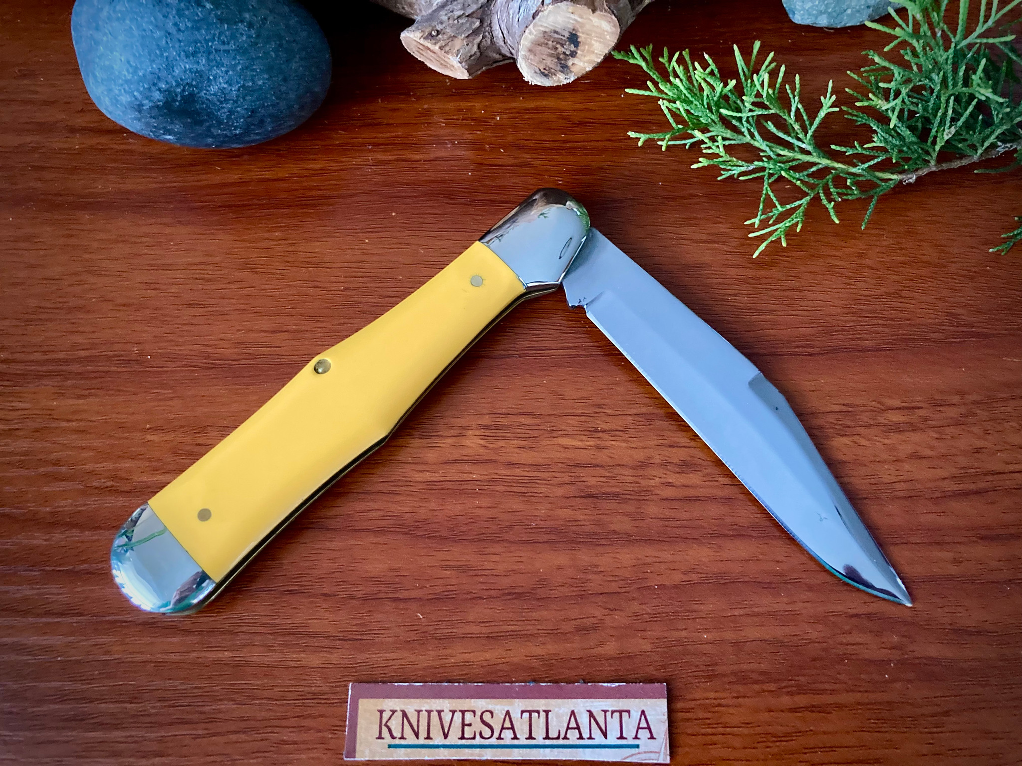 Queen USA #83A Yellow 