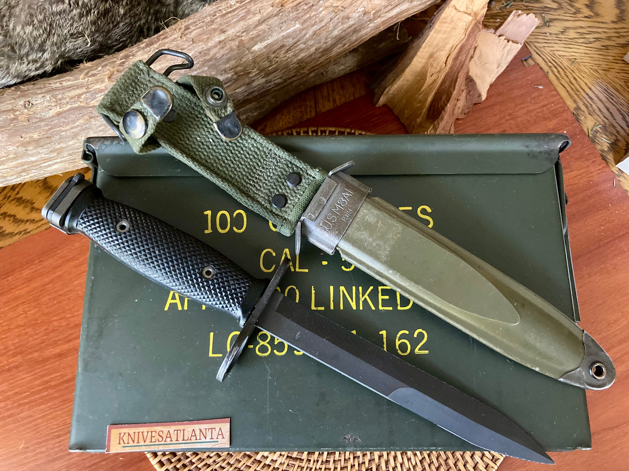 U.S. M7 Bayonet Vietnam-era (circa 1964) combat knife ~ Vintage