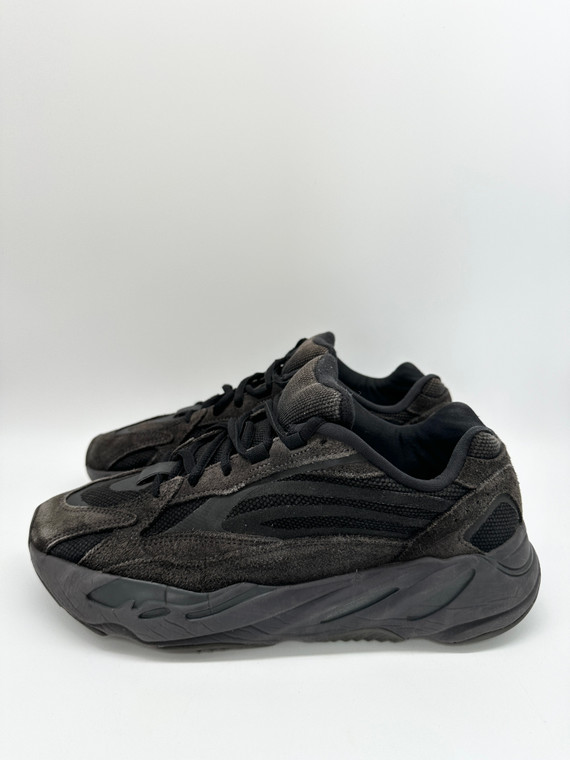 YEEZY 700 VANTA (UK 7.5)