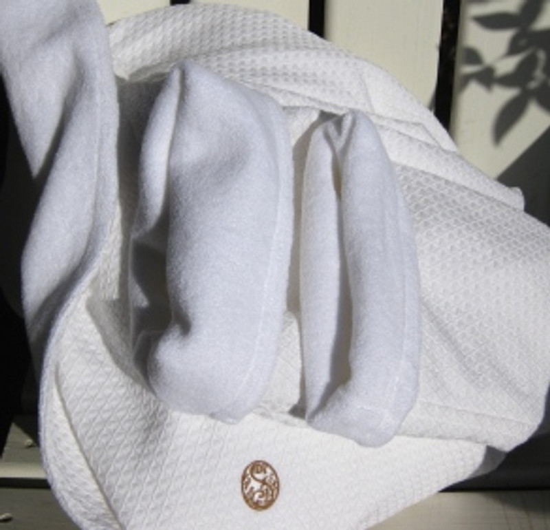 Best Price on Customized Terry Cloth Bathrobes for Country Clubs in the US Best Price on Customized Terry Cloth Bathrobes for Country Clubs in the US