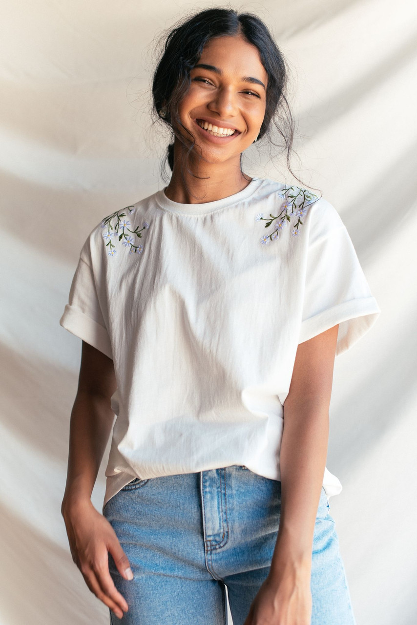 Daisy Embroidered Tee, White
