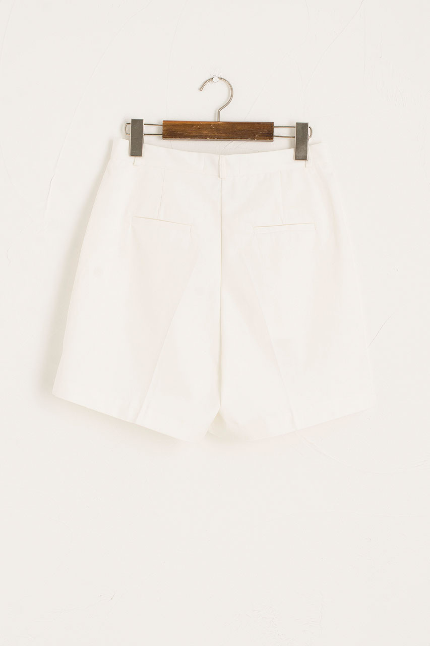 Simple Pleated Cotton Short, Ivory