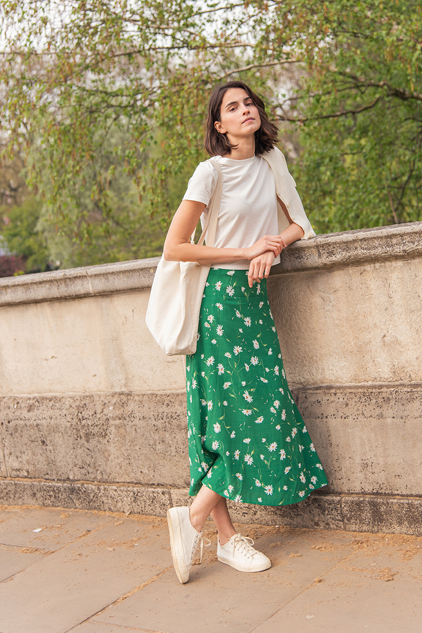 Green long skirt sales and top