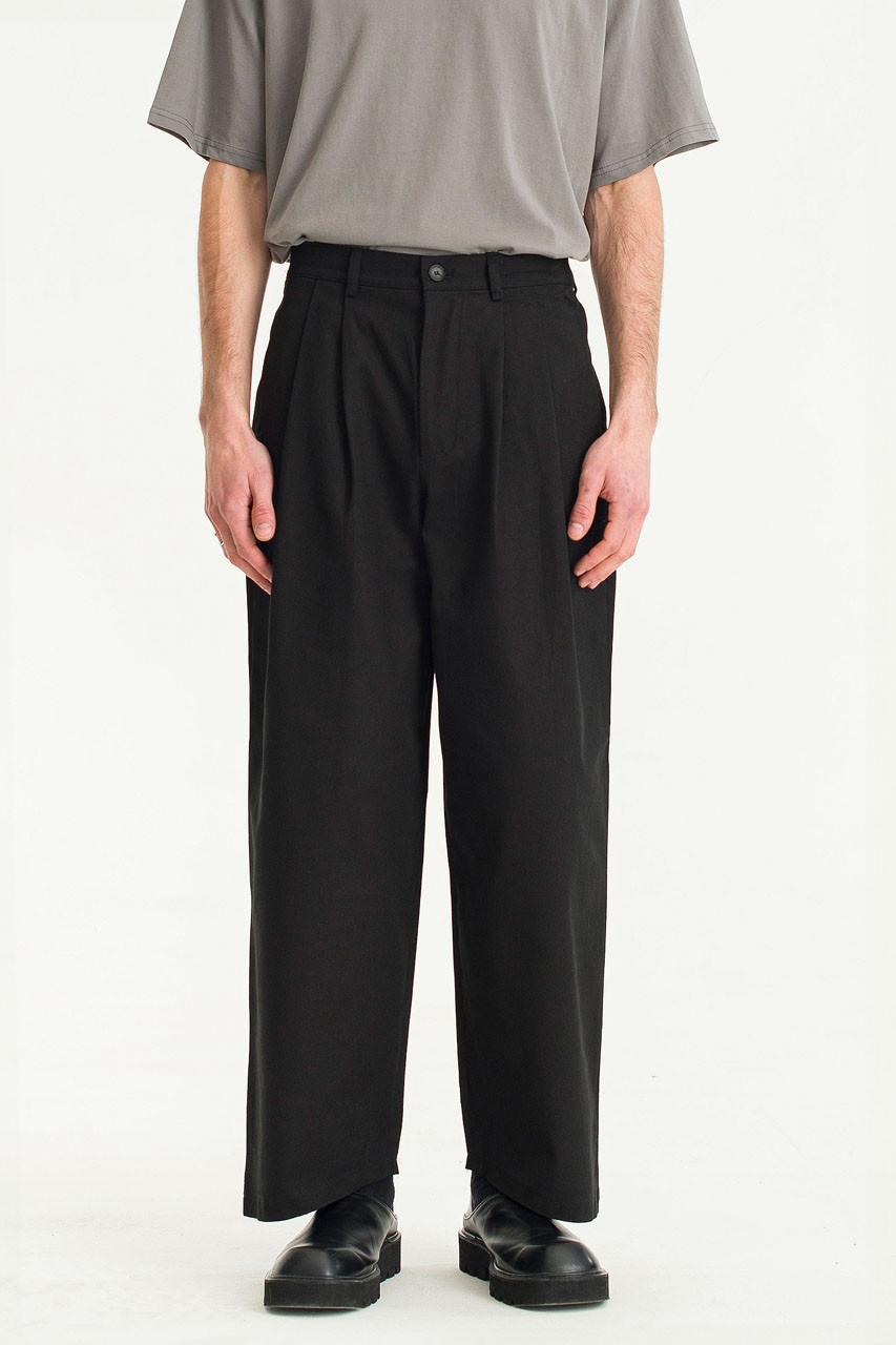 Menswear | Two Tuck Pants, Black