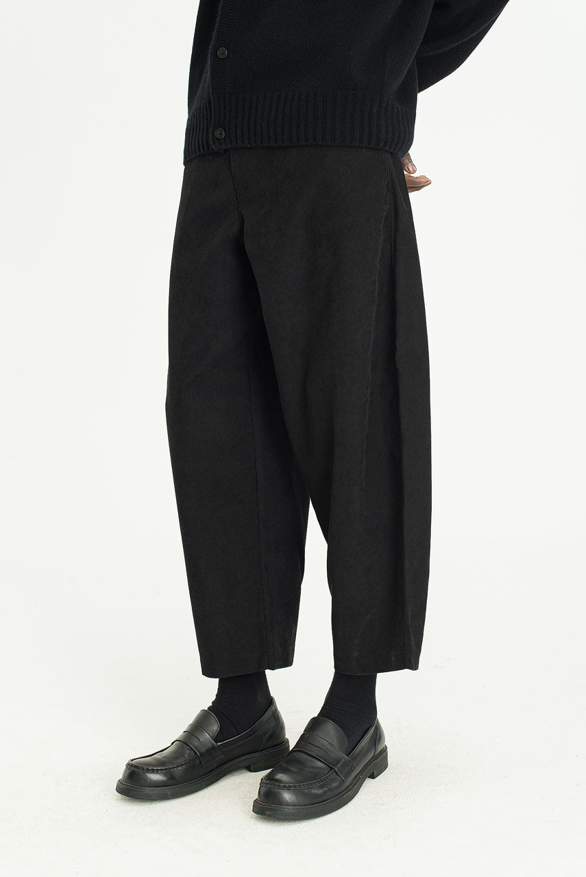 Menswear | Lightweight Curved Pants, Black