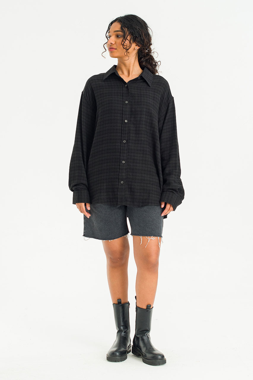 Raw Edge Mom Shorts, Black