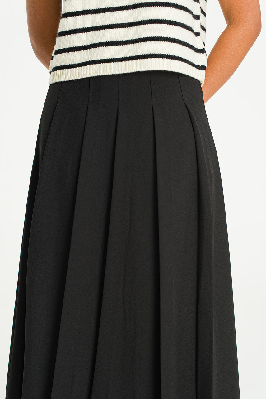 Matt Pleated Skirt, Black