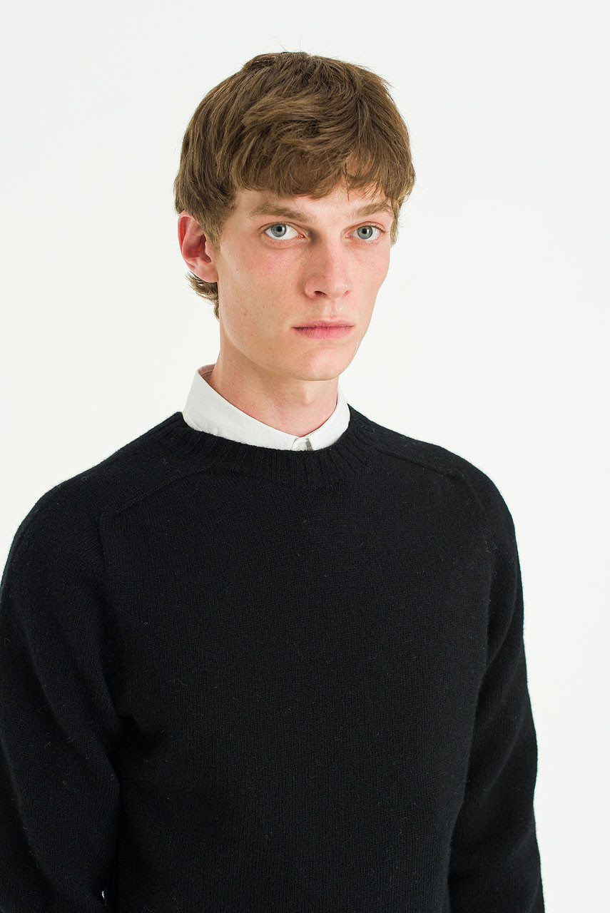 Menswear | Lochfield Wool Seamless Jumper, Black