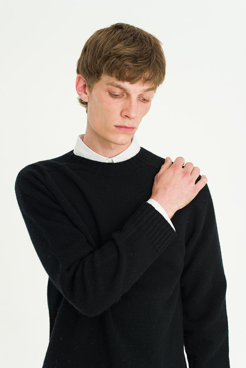 Menswear | Lochfield Wool Seamless Jumper, Black