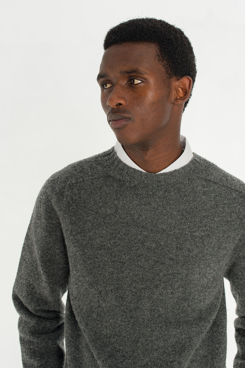 Menswear | Lochfield Wool Seamless Jumper, Dark Grey