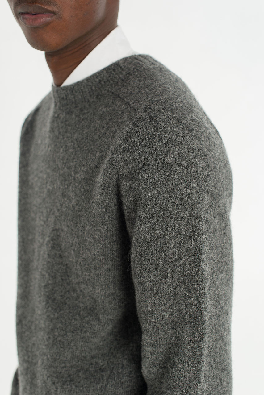 Menswear | Lochfield Wool Seamless Jumper, Dark Grey