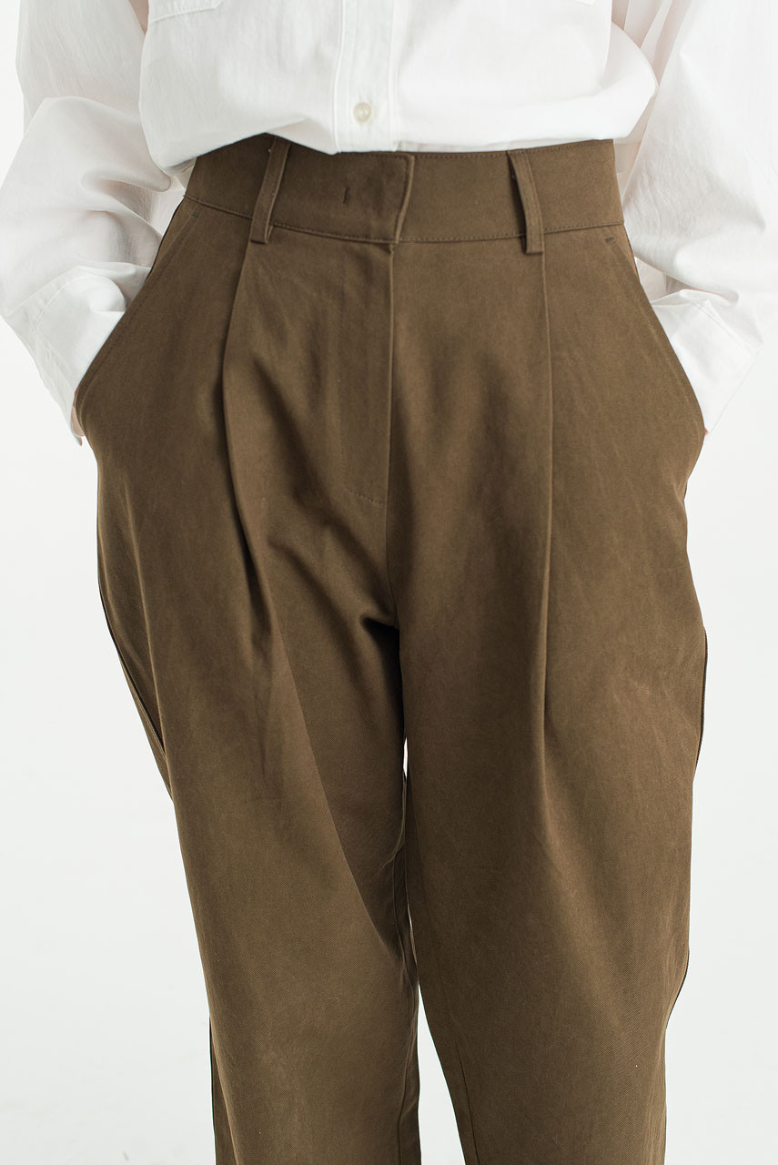 Flora One Tuck Earth Pants, Brown