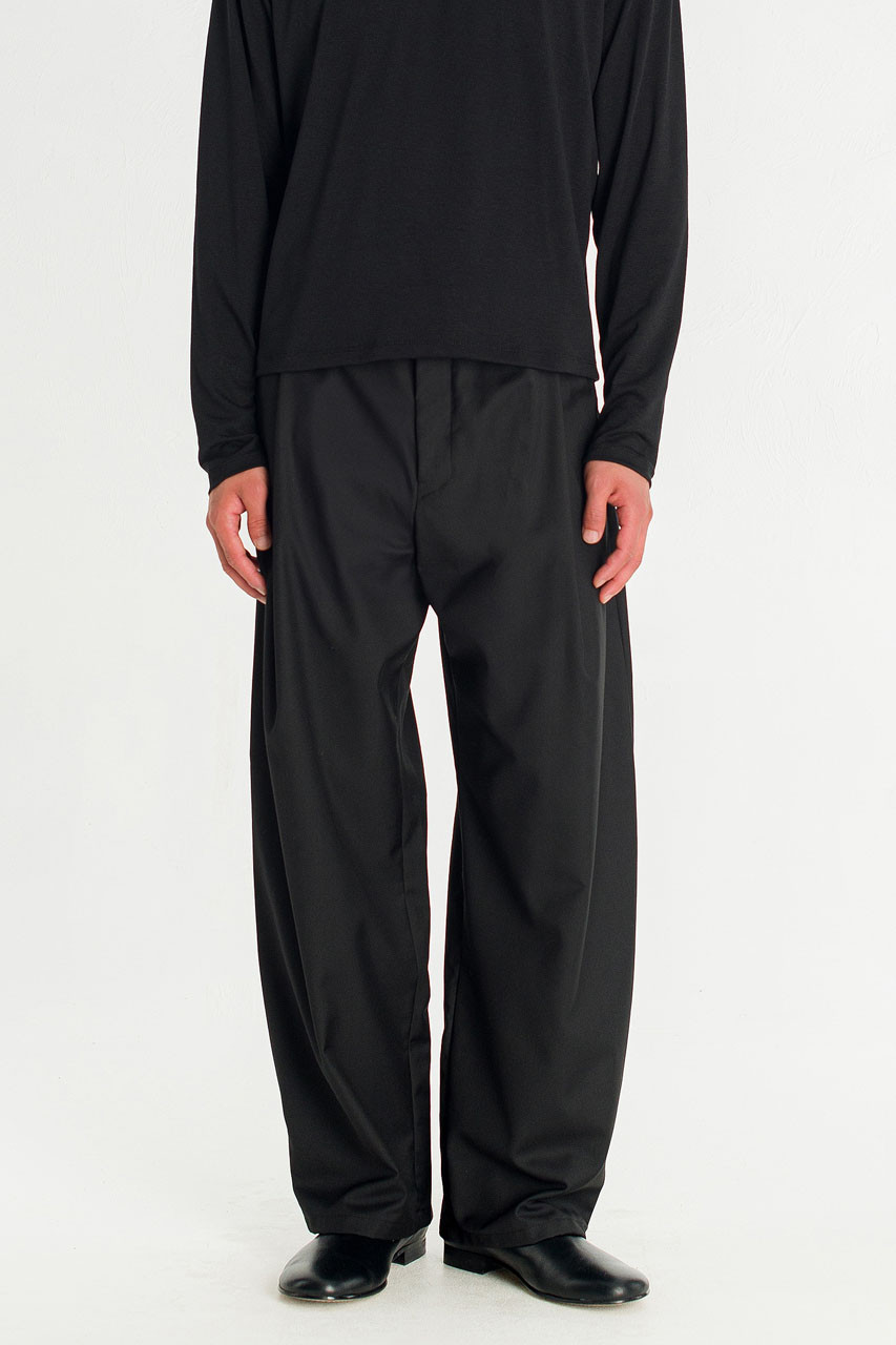 Menswear | Curved Pleated Slacks, Black